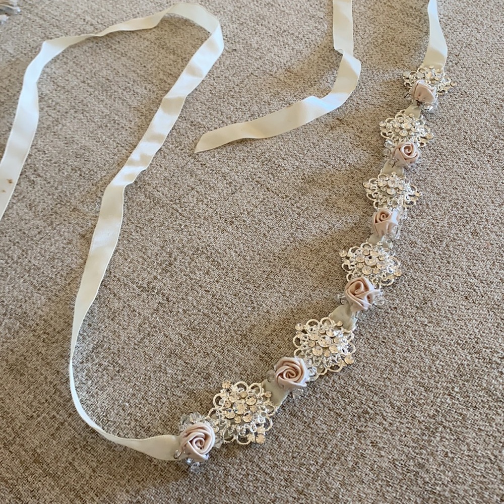 🪞 NEW satin and rose flower crystal tie up ribbon belt - Picture 3 of 7